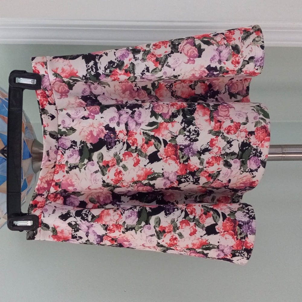 😍Stretchy Flowery Skater Skirt